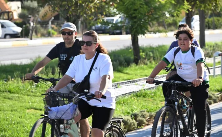 Akhisarlılar Eski Tren Yolu’nda Sağlık İçin Pedal Çevirdi