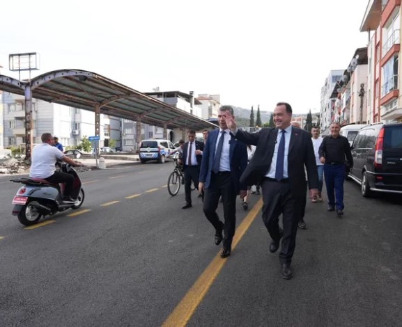 Başkan Dutlulu, Savaştepe Yolu Asfaltını Yerinde Gördü