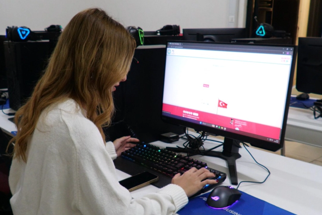 Büyükşehir’den Öğrencilere Dijital Eğitim Fırsatı