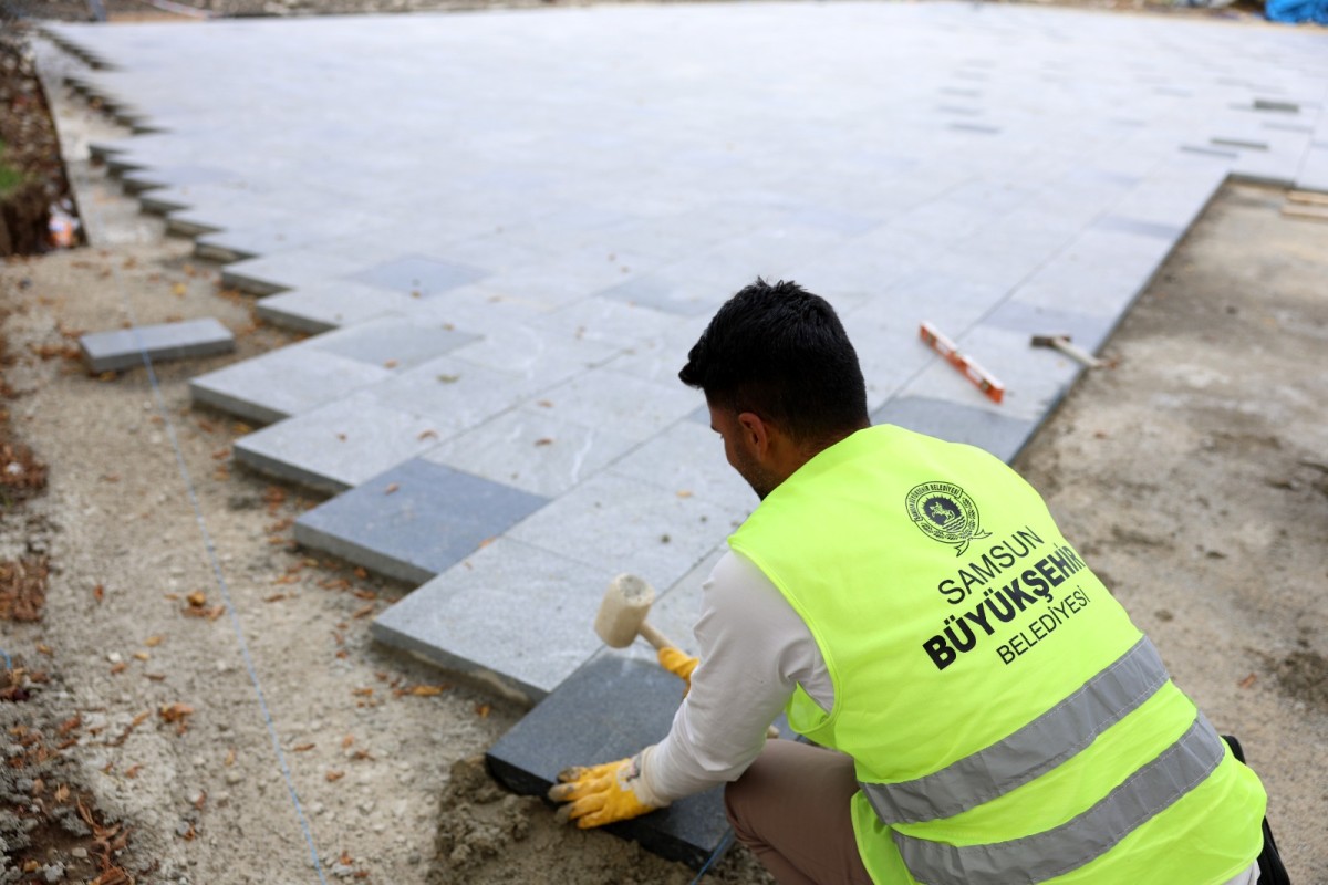 Büyükşehir’den Valilik Meydanı’nda Modern Dokunuş