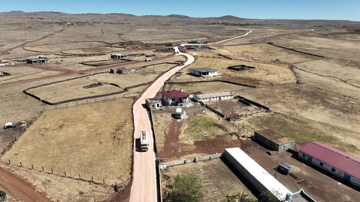 Büyükşehir, Siverek’te Kırsal Yolları Baştan Yapıyor