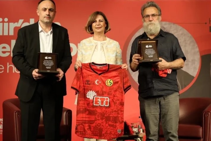 Eskişehir’de Şiir ve Futbolun Buluşması