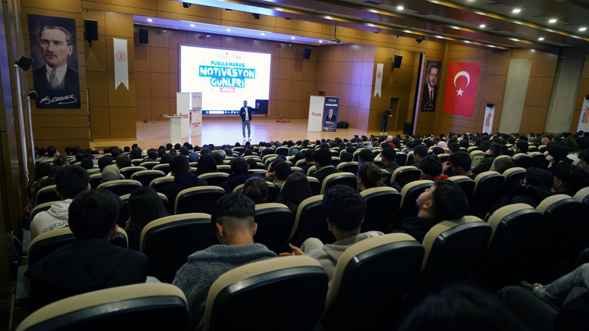 Göksun’da Gençlere Gri Koç’tan Sınav Desteği