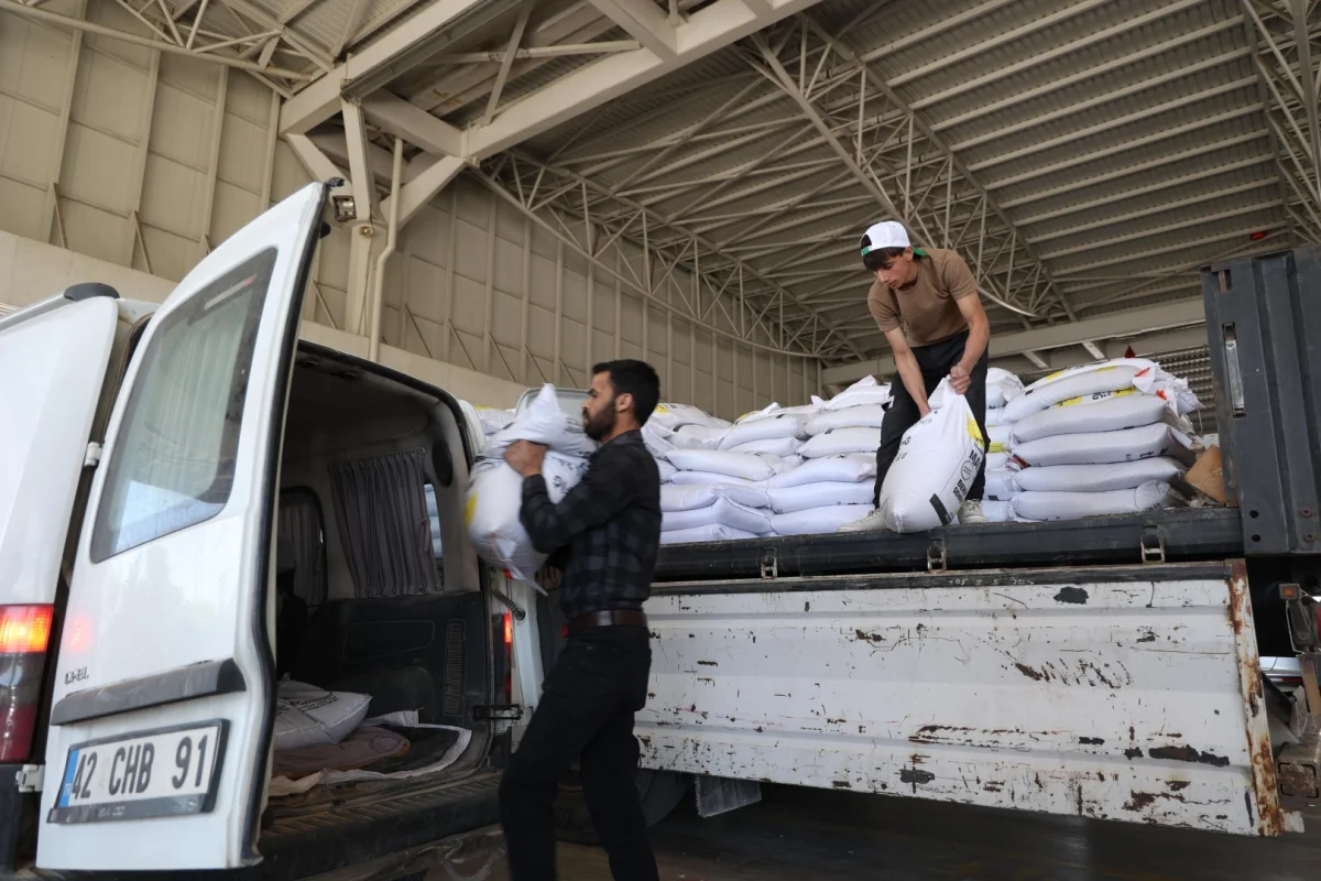 Konya Büyükşehir, Üreticilere Tohum Desteği Sağlıyor