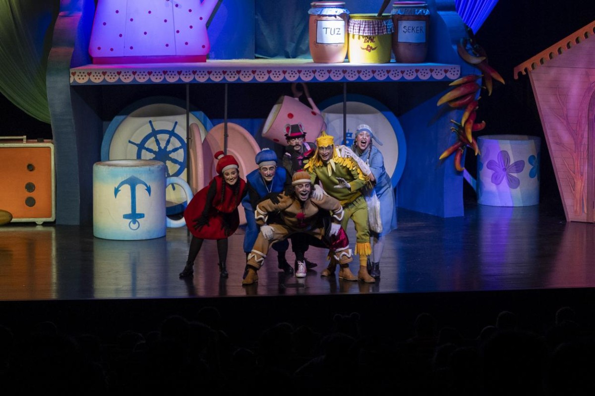 Mersin Şehir Tiyatrosu, ‘Bisküvi Adam’ ile Sahneye Çıkıyor