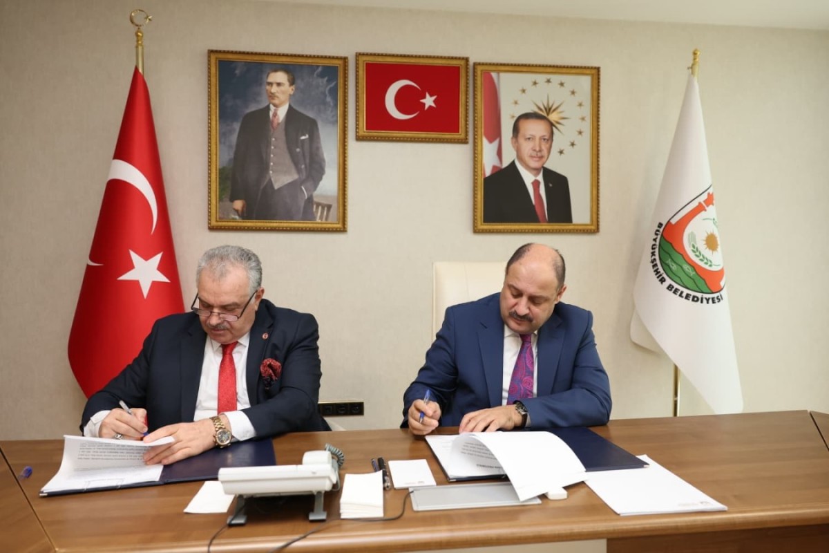 Şanlıurfa Büyükşehir Belediyesi ile Rizvaniye Vakfı Arasında 4 Yıllık İş Birliği Protokolü İmzalandı